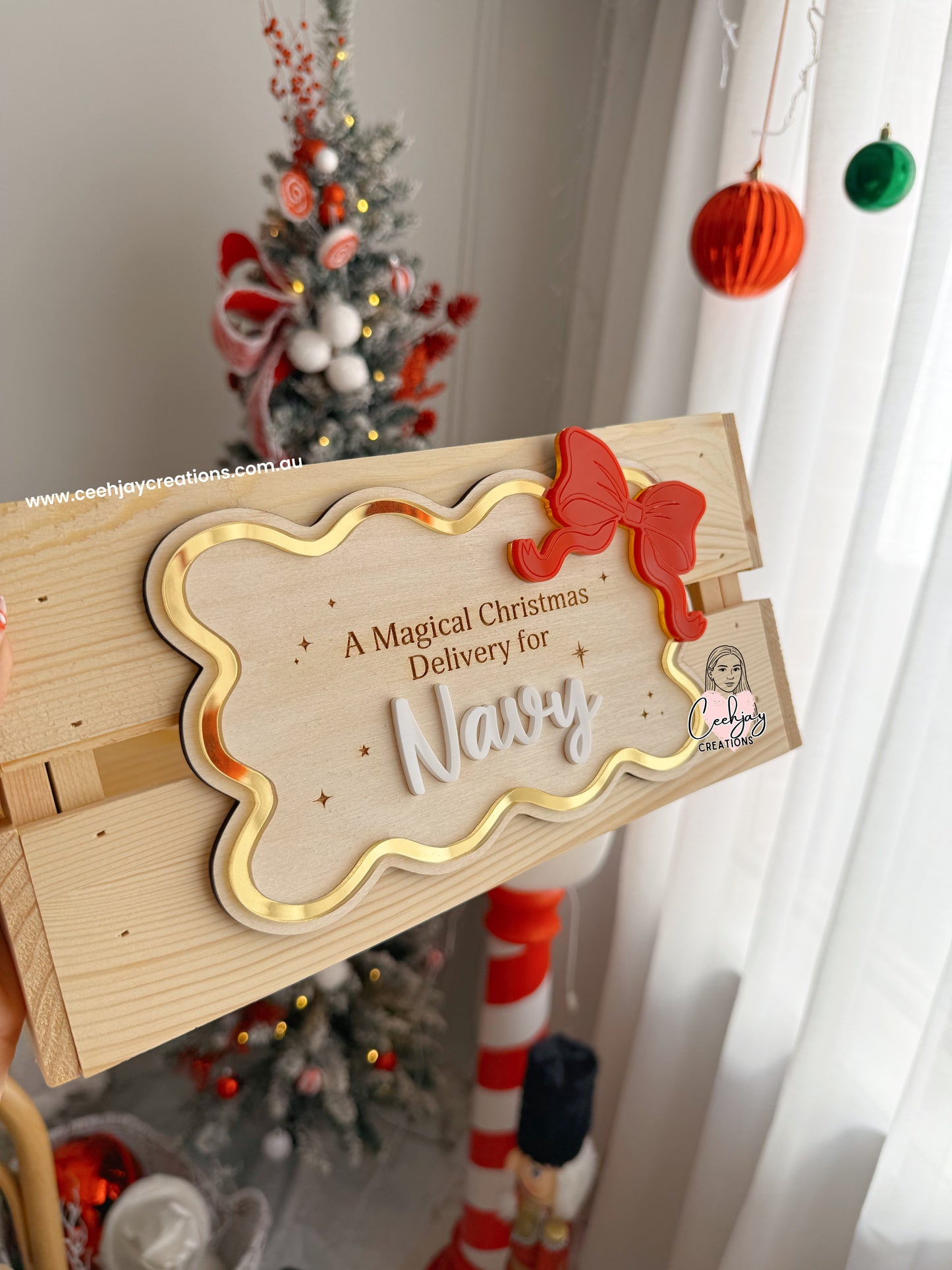 Christmas Box Crate - Bow Wavy Border